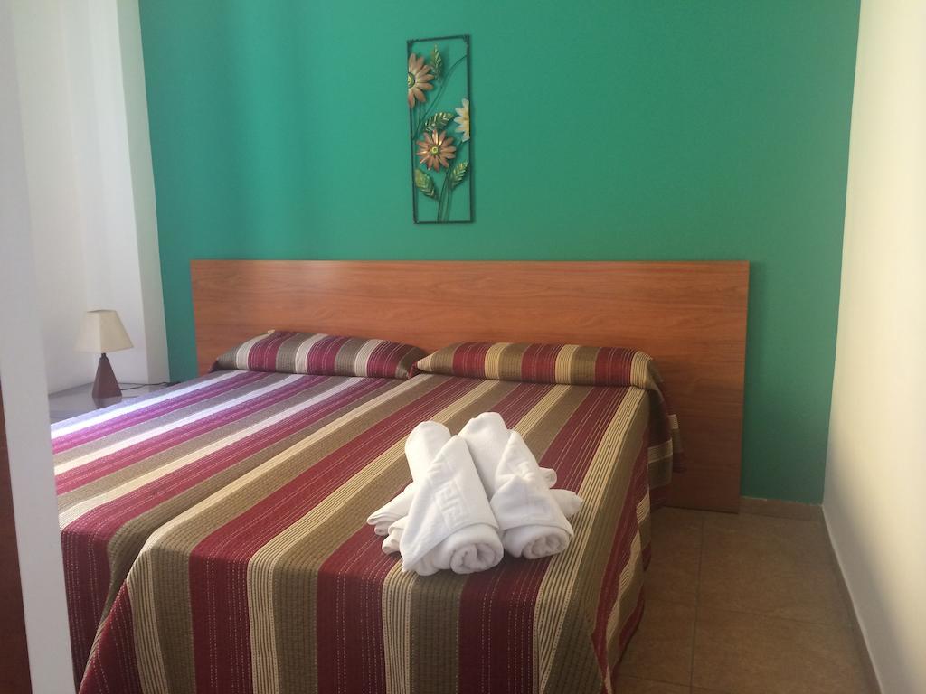 Apartamentos Puerta Real Гранада Экстерьер фото